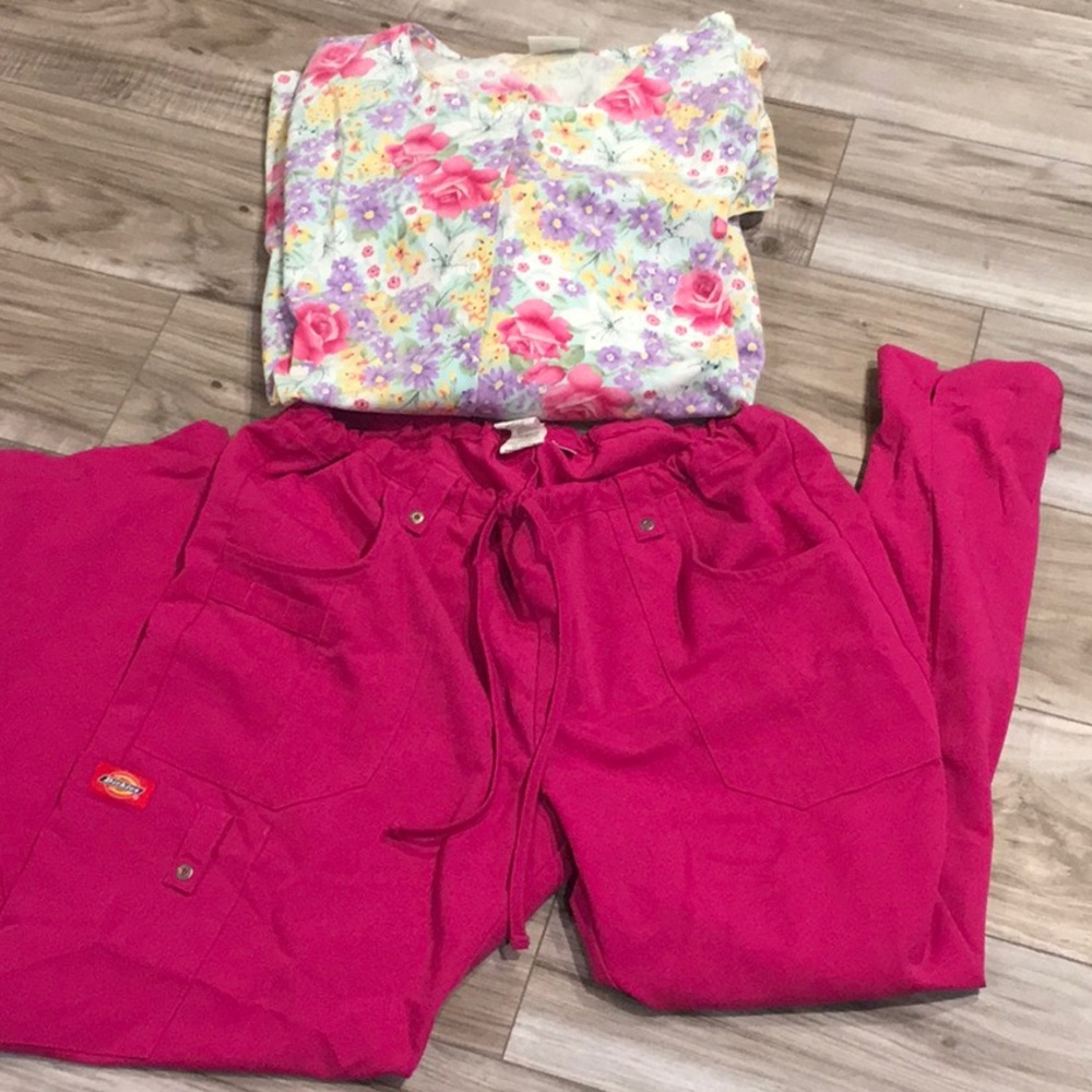 Scrub set